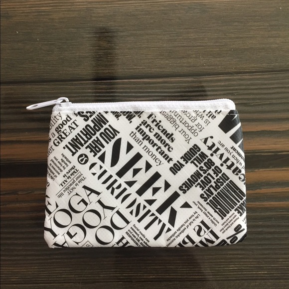 lululemon coin pouch